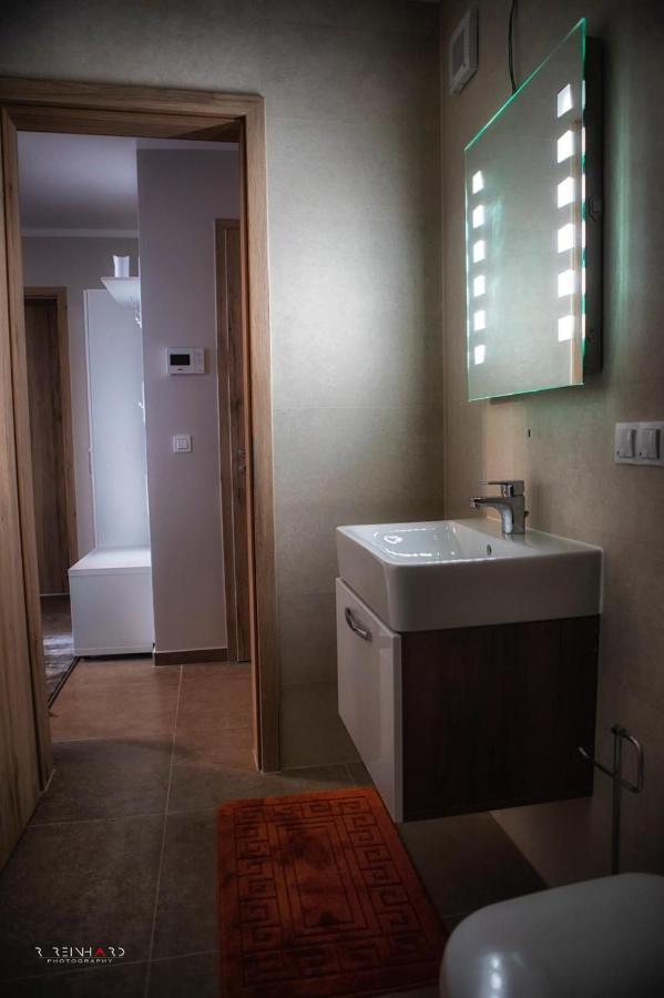 Appartamento Apartament Heavenly Heaven Braşov Esterno foto